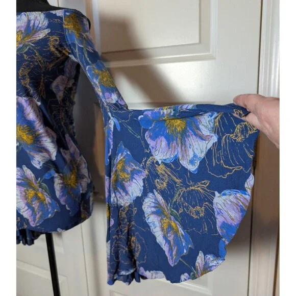 Free People We The Free Size L Birds of Paradise Off Shoulder Bell Sleeve *Flaw - Picture 5 of 9